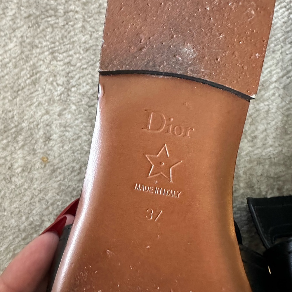 Dior 30 Montaigne slides - Picture 5 of 10